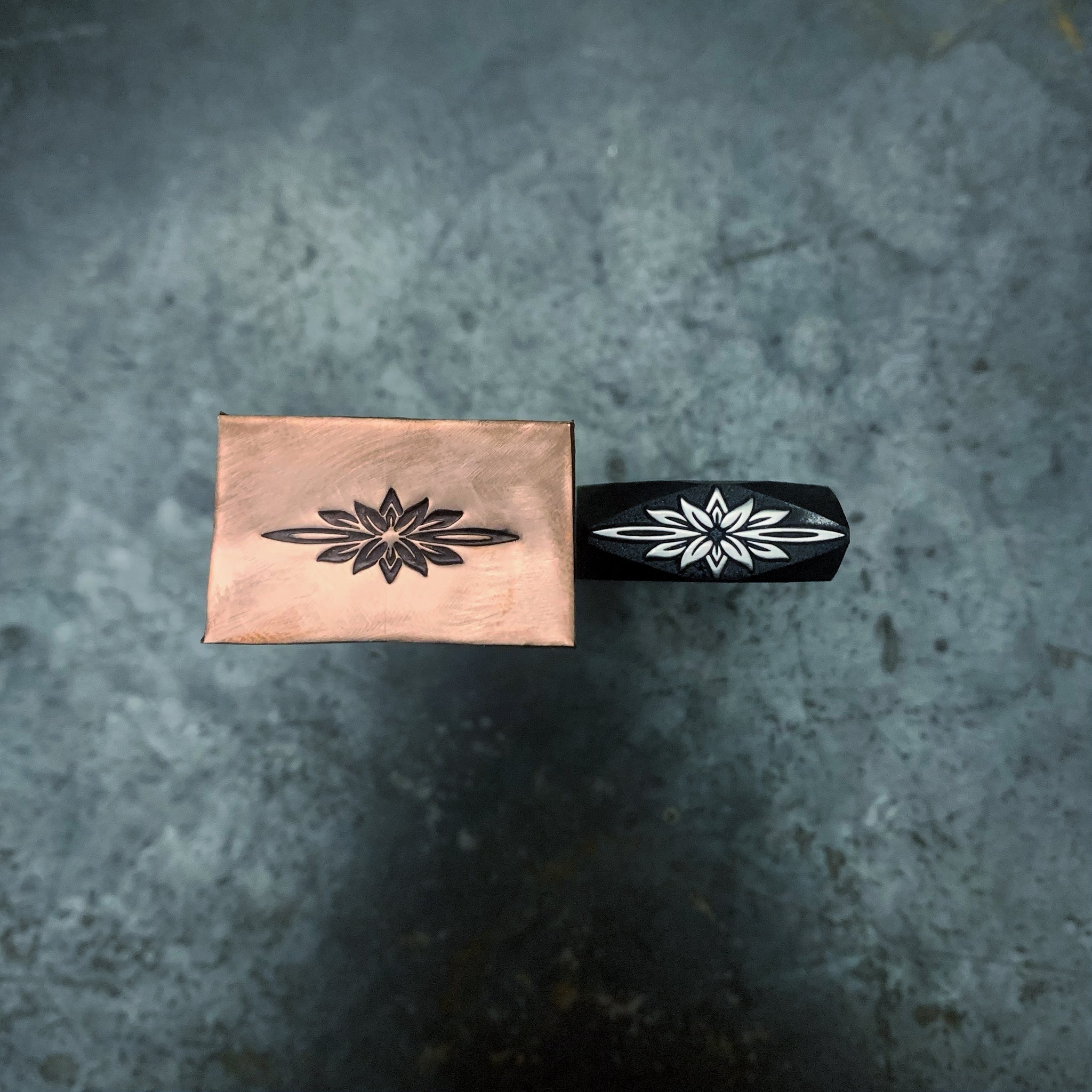 Bordersページ BORDERS – Silver Lining Metal Stamps